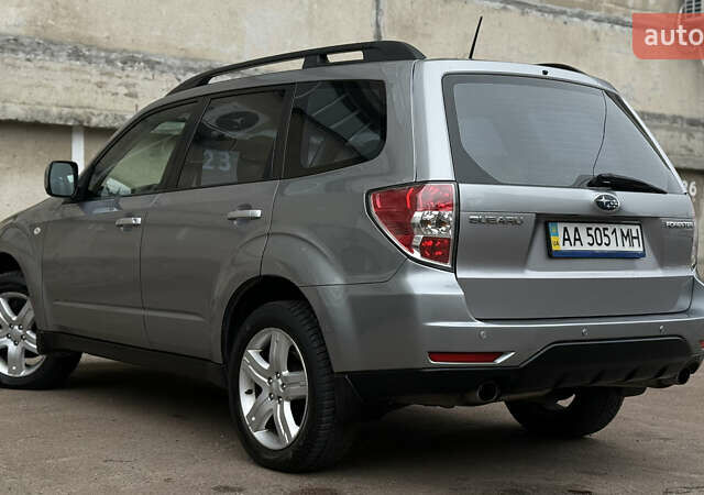 Серый Субару Форестер, объемом двигателя 2.46 л и пробегом 208 тыс. км за 9500 $, фото 11 на Automoto.ua