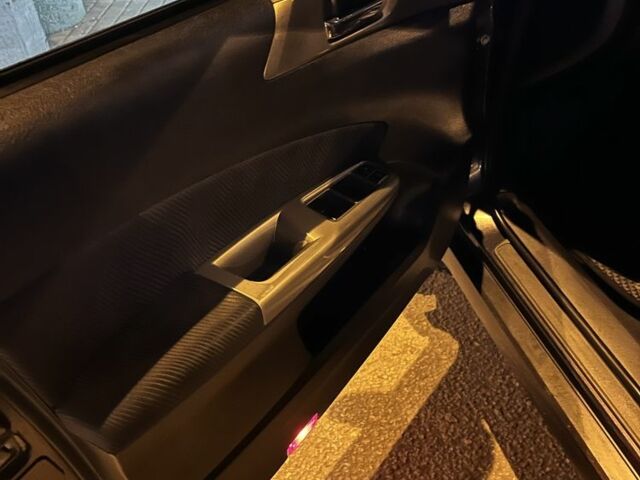 Серый Субару Форестер, объемом двигателя 2 л и пробегом 176 тыс. км за 10000 $, фото 8 на Automoto.ua