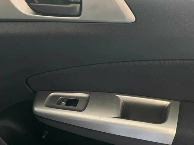 Серый Субару Форестер, объемом двигателя 2 л и пробегом 252 тыс. км за 7500 $, фото 22 на Automoto.ua