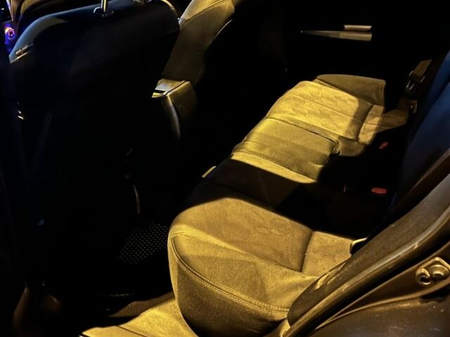 Серый Субару Форестер, объемом двигателя 2 л и пробегом 176 тыс. км за 10000 $, фото 4 на Automoto.ua