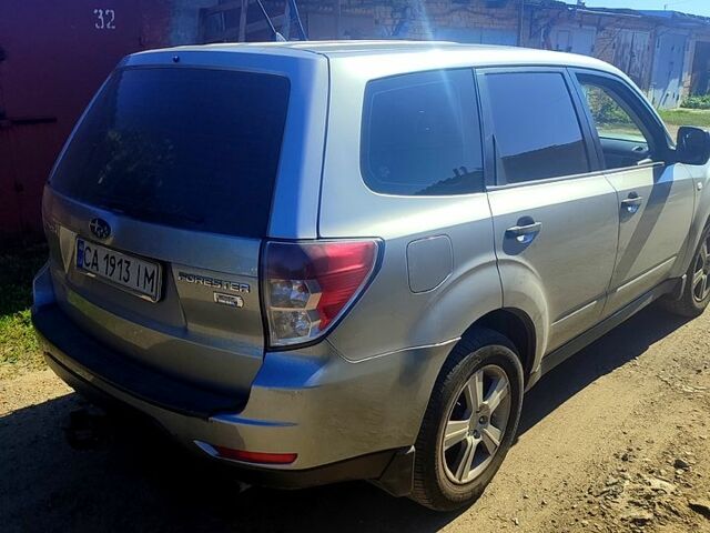 Сірий Субару Forester, об'ємом двигуна 2 л та пробігом 200 тис. км за 4000 $, фото 2 на Automoto.ua