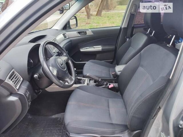 Сірий Субару Forester, об'ємом двигуна 1.99 л та пробігом 168 тис. км за 8500 $, фото 11 на Automoto.ua