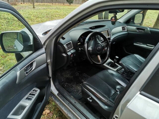 Серый Субару Форестер, объемом двигателя 2 л и пробегом 399 тыс. км за 3777 $, фото 9 на Automoto.ua