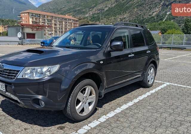 Сірий Субару Forester, об'ємом двигуна 1.99 л та пробігом 207 тис. км за 8825 $, фото 2 на Automoto.ua