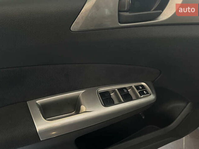 Серый Субару Форестер, объемом двигателя 2 л и пробегом 252 тыс. км за 7500 $, фото 21 на Automoto.ua