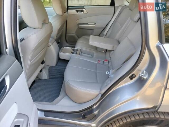 Сірий Субару Forester, об'ємом двигуна 1.99 л та пробігом 143 тис. км за 9999 $, фото 5 на Automoto.ua