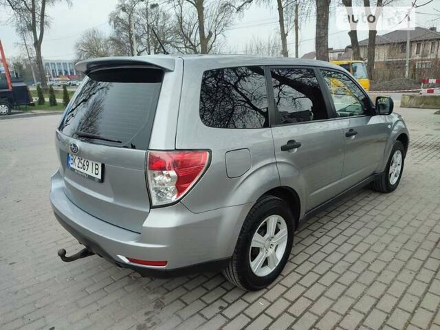 Сірий Субару Forester, об'ємом двигуна 1.99 л та пробігом 166 тис. км за 10300 $, фото 3 на Automoto.ua