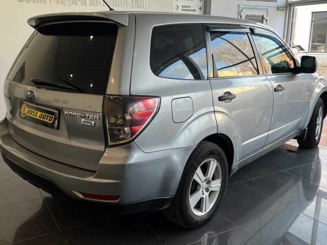 Серый Субару Форестер, объемом двигателя 2 л и пробегом 252 тыс. км за 7500 $, фото 6 на Automoto.ua