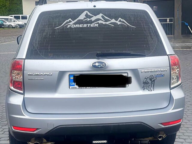 Сірий Субару Forester, об'ємом двигуна 2 л та пробігом 201 тис. км за 5500 $, фото 1 на Automoto.ua
