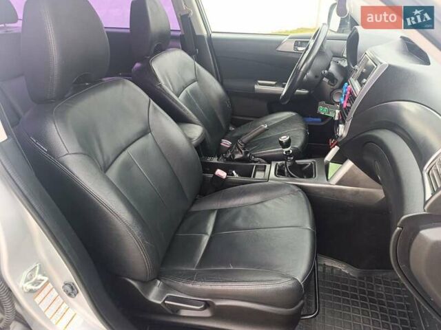 Серый Субару Форестер, объемом двигателя 1.99 л и пробегом 239 тыс. км за 8300 $, фото 10 на Automoto.ua