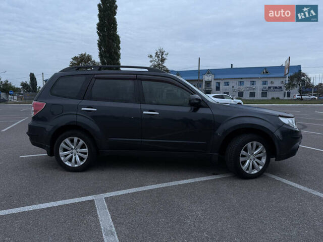 Серый Субару Форестер, объемом двигателя 2.5 л и пробегом 247 тыс. км за 9750 $, фото 3 на Automoto.ua