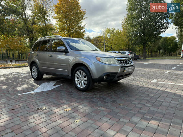 Серый Субару Форестер, объемом двигателя 2.46 л и пробегом 130 тыс. км за 9800 $, фото 1 на Automoto.ua