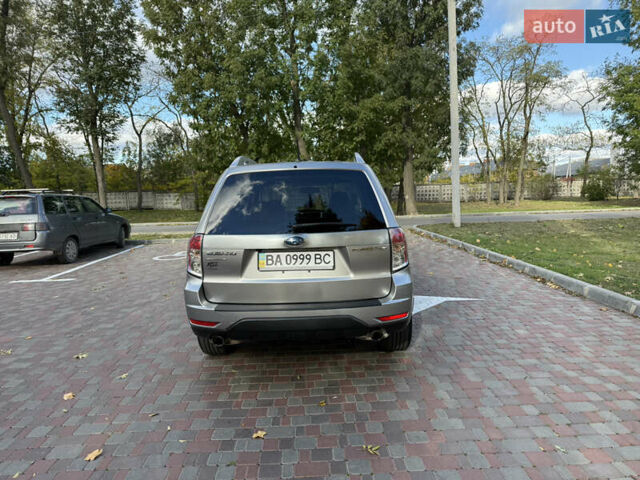 Серый Субару Форестер, объемом двигателя 2.46 л и пробегом 130 тыс. км за 9800 $, фото 3 на Automoto.ua