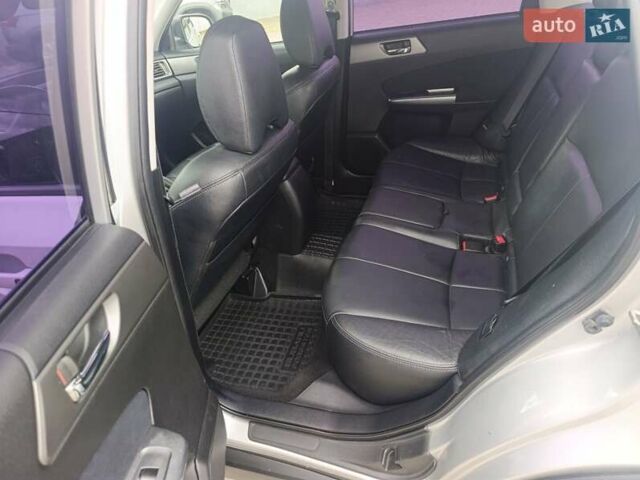 Серый Субару Форестер, объемом двигателя 1.99 л и пробегом 239 тыс. км за 8300 $, фото 11 на Automoto.ua