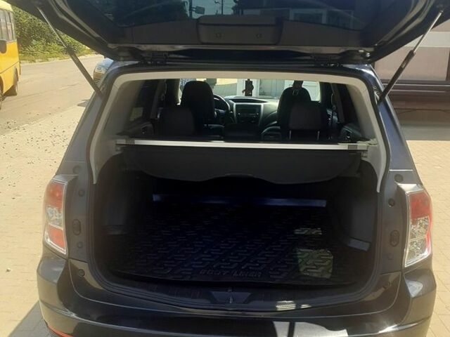 Сірий Субару Forester, об'ємом двигуна 2 л та пробігом 208 тис. км за 9500 $, фото 3 на Automoto.ua