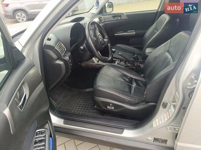 Серый Субару Форестер, объемом двигателя 1.99 л и пробегом 239 тыс. км за 8300 $, фото 9 на Automoto.ua