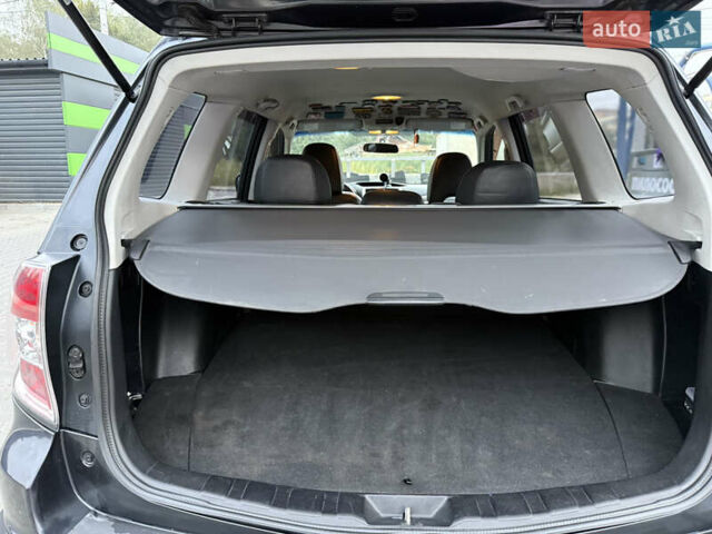 Серый Субару Форестер, объемом двигателя 2.5 л и пробегом 247 тыс. км за 9750 $, фото 13 на Automoto.ua