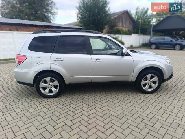 Серый Субару Форестер, объемом двигателя 1.99 л и пробегом 239 тыс. км за 8300 $, фото 3 на Automoto.ua