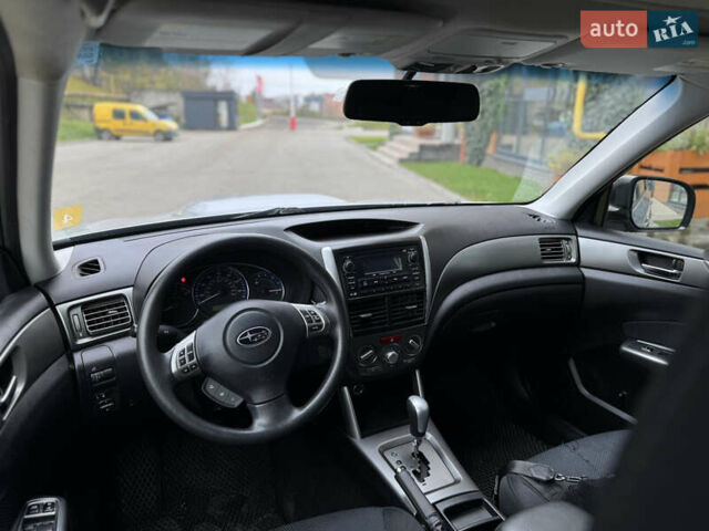 Серый Субару Форестер, объемом двигателя 2.5 л и пробегом 195 тыс. км за 10700 $, фото 6 на Automoto.ua