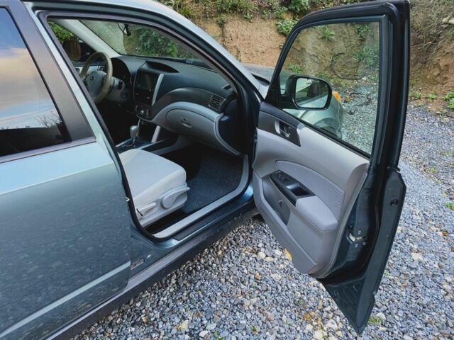 Серый Субару Форестер, объемом двигателя 2.5 л и пробегом 139 тыс. км за 10100 $, фото 21 на Automoto.ua