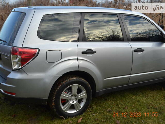 Сірий Субару Forester, об'ємом двигуна 2 л та пробігом 177 тис. км за 9400 $, фото 3 на Automoto.ua