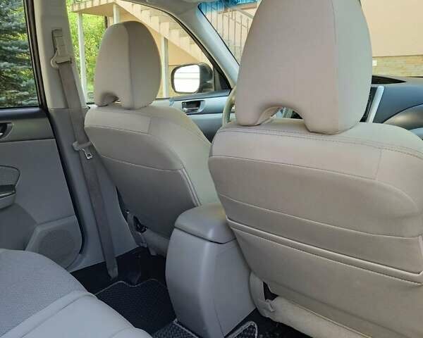Сірий Субару Forester, об'ємом двигуна 2.5 л та пробігом 999 тис. км за 8500 $, фото 23 на Automoto.ua