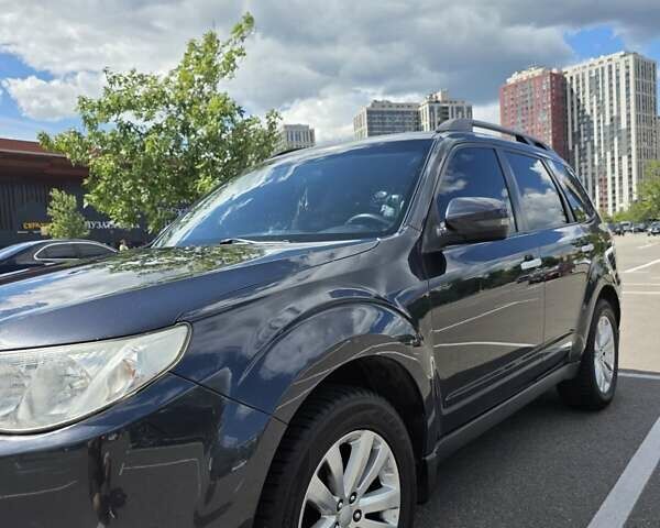 Серый Субару Форестер, объемом двигателя 1.99 л и пробегом 166 тыс. км за 9800 $, фото 2 на Automoto.ua