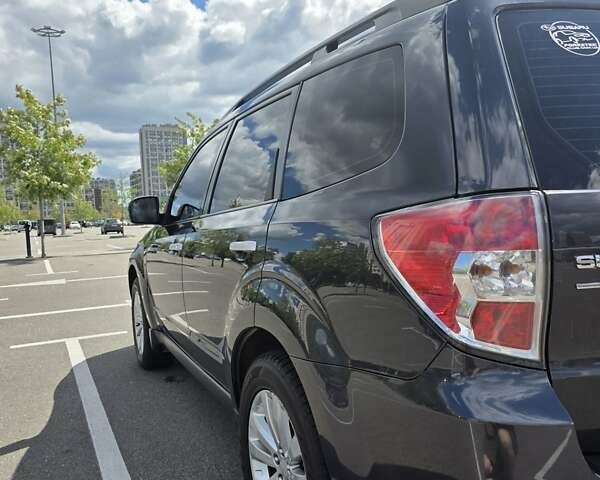 Серый Субару Форестер, объемом двигателя 1.99 л и пробегом 166 тыс. км за 9800 $, фото 4 на Automoto.ua