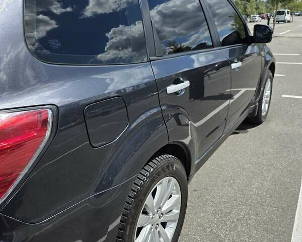 Серый Субару Форестер, объемом двигателя 1.99 л и пробегом 166 тыс. км за 9800 $, фото 3 на Automoto.ua