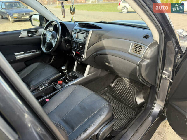 Сірий Субару Forester, об'ємом двигуна 1.99 л та пробігом 158 тис. км за 9750 $, фото 8 на Automoto.ua