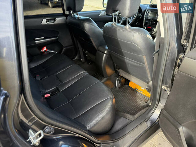 Сірий Субару Forester, об'ємом двигуна 1.99 л та пробігом 158 тис. км за 9750 $, фото 9 на Automoto.ua