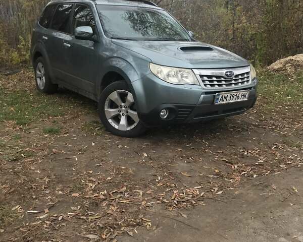 Серый Субару Форестер, объемом двигателя 2 л и пробегом 226 тыс. км за 9000 $, фото 1 на Automoto.ua