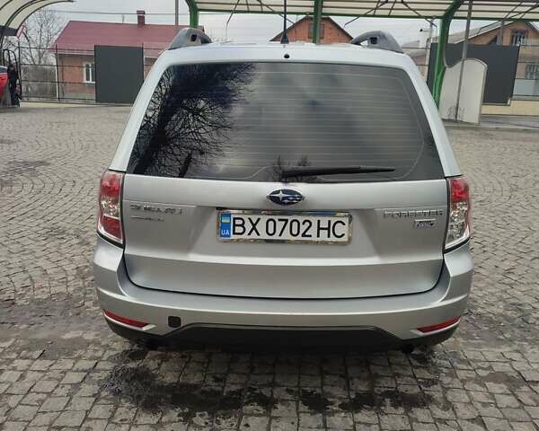 Сірий Субару Forester, об'ємом двигуна 2 л та пробігом 221 тис. км за 10000 $, фото 3 на Automoto.ua