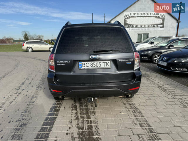 Сірий Субару Forester, об'ємом двигуна 1.99 л та пробігом 158 тис. км за 9750 $, фото 4 на Automoto.ua