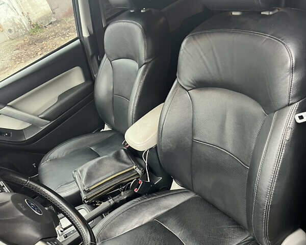 Сірий Субару Forester, об'ємом двигуна 2.5 л та пробігом 198 тис. км за 13000 $, фото 2 на Automoto.ua