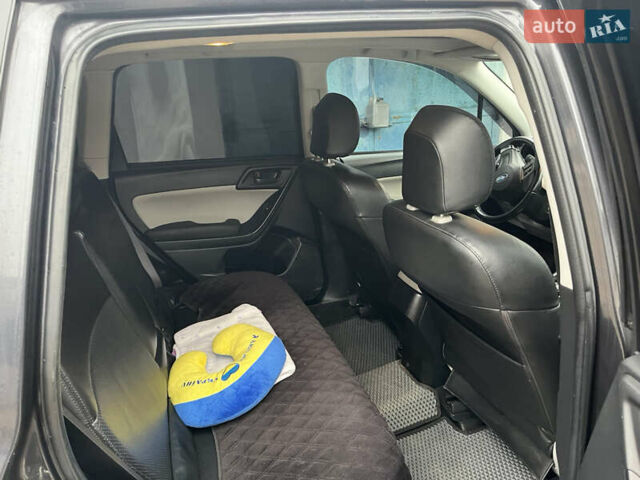 Сірий Субару Forester, об'ємом двигуна 2.5 л та пробігом 198 тис. км за 13000 $, фото 3 на Automoto.ua