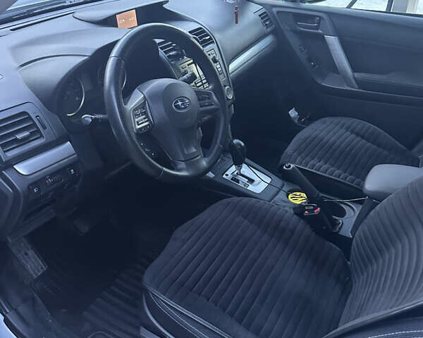 Субару Форестер 2014 в Первомайск на Automoto.ua Серый Субару Форестер, объемом двигателя 2.5 л и пробегом 225 тыс. км за 10700 $, фото 9 на Automoto.ua