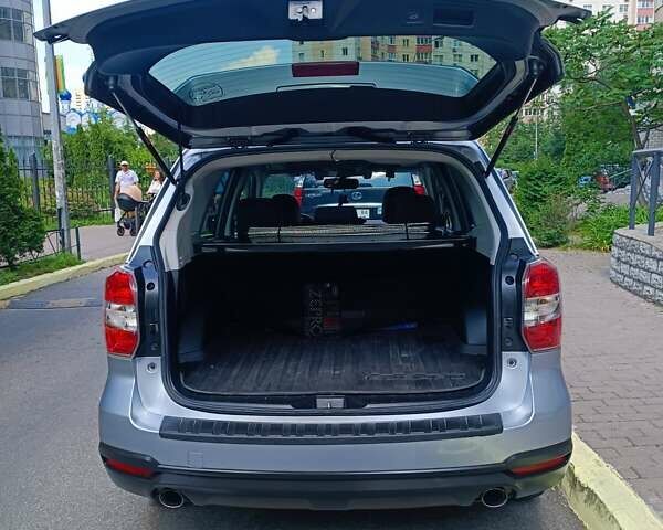 Сірий Субару Forester, об'ємом двигуна 2 л та пробігом 145 тис. км за 15000 $, фото 1 на Automoto.ua