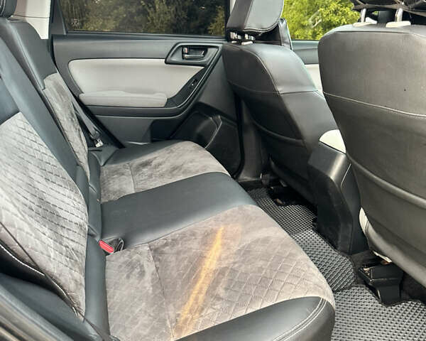 Серый Субару Форестер, объемом двигателя 2.5 л и пробегом 260 тыс. км за 12300 $, фото 15 на Automoto.ua