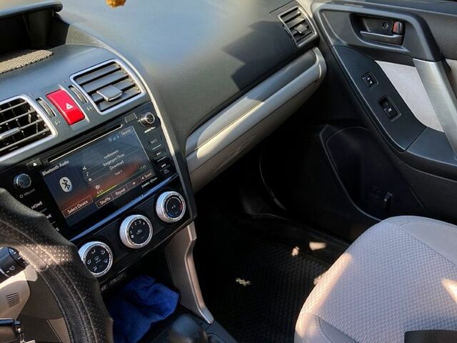Субару Forester 2015 у Дніпро (Дніпропетровську) на Automoto.ua Сірий Субару Forester, об'ємом двигуна 2.5 л та пробігом 170 тис. км за 11500 $, фото 4 на Automoto.ua