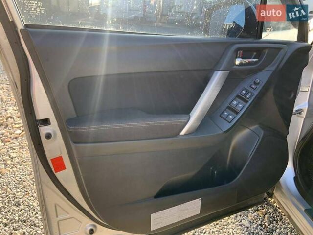 Серый Субару Форестер, объемом двигателя 2 л и пробегом 258 тыс. км за 17000 $, фото 11 на Automoto.ua