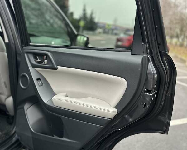 Серый Субару Форестер, объемом двигателя 2.5 л и пробегом 145 тыс. км за 15200 $, фото 10 на Automoto.ua