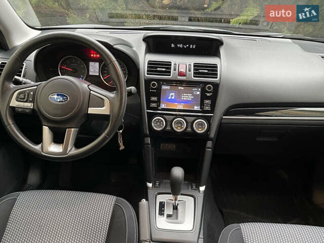 Серый Субару Форестер, объемом двигателя 1.99 л и пробегом 180 тыс. км за 15432 $, фото 4 на Automoto.ua