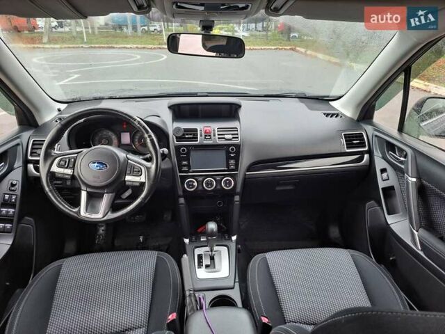 Серый Субару Форестер, объемом двигателя 2 л и пробегом 264 тыс. км за 15700 $, фото 2 на Automoto.ua