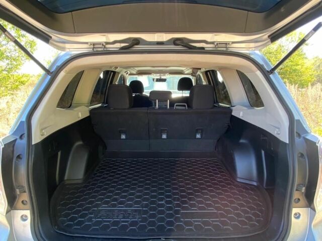 Серый Субару Форестер, объемом двигателя 2.5 л и пробегом 140 тыс. км за 12000 $, фото 2 на Automoto.ua