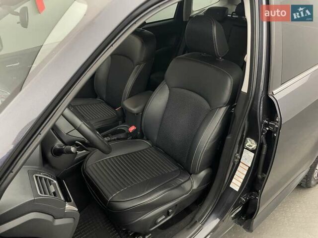 Сірий Субару Forester, об'ємом двигуна 2 л та пробігом 114 тис. км за 18807 $, фото 8 на Automoto.ua