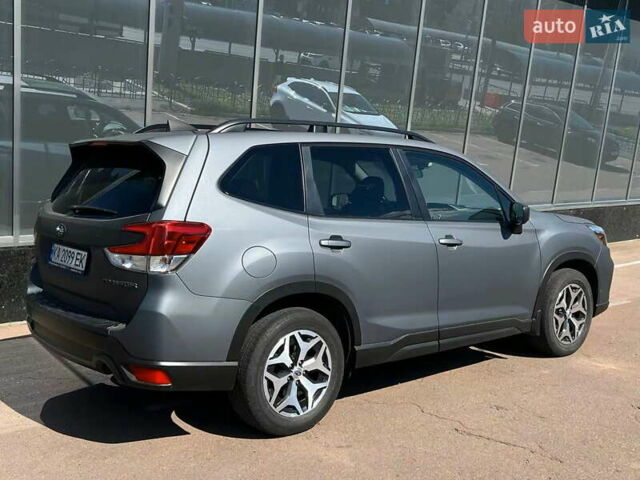 Серый Субару Форестер, объемом двигателя 2.5 л и пробегом 72 тыс. км за 17999 $, фото 2 на Automoto.ua