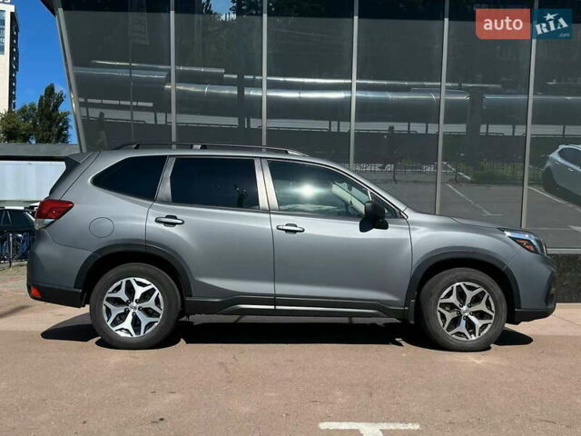 Серый Субару Форестер, объемом двигателя 2.5 л и пробегом 72 тыс. км за 17999 $, фото 1 на Automoto.ua