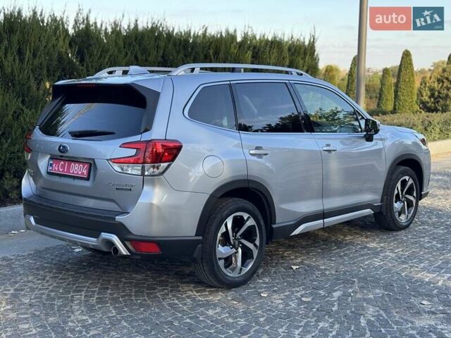 Серый Субару Форестер, объемом двигателя 2.5 л и пробегом 17 тыс. км за 25900 $, фото 4 на Automoto.ua