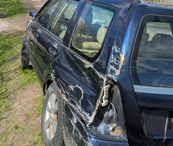 Синій Субару Forester, об'ємом двигуна 2 л та пробігом 285 тис. км за 1500 $, фото 1 на Automoto.ua